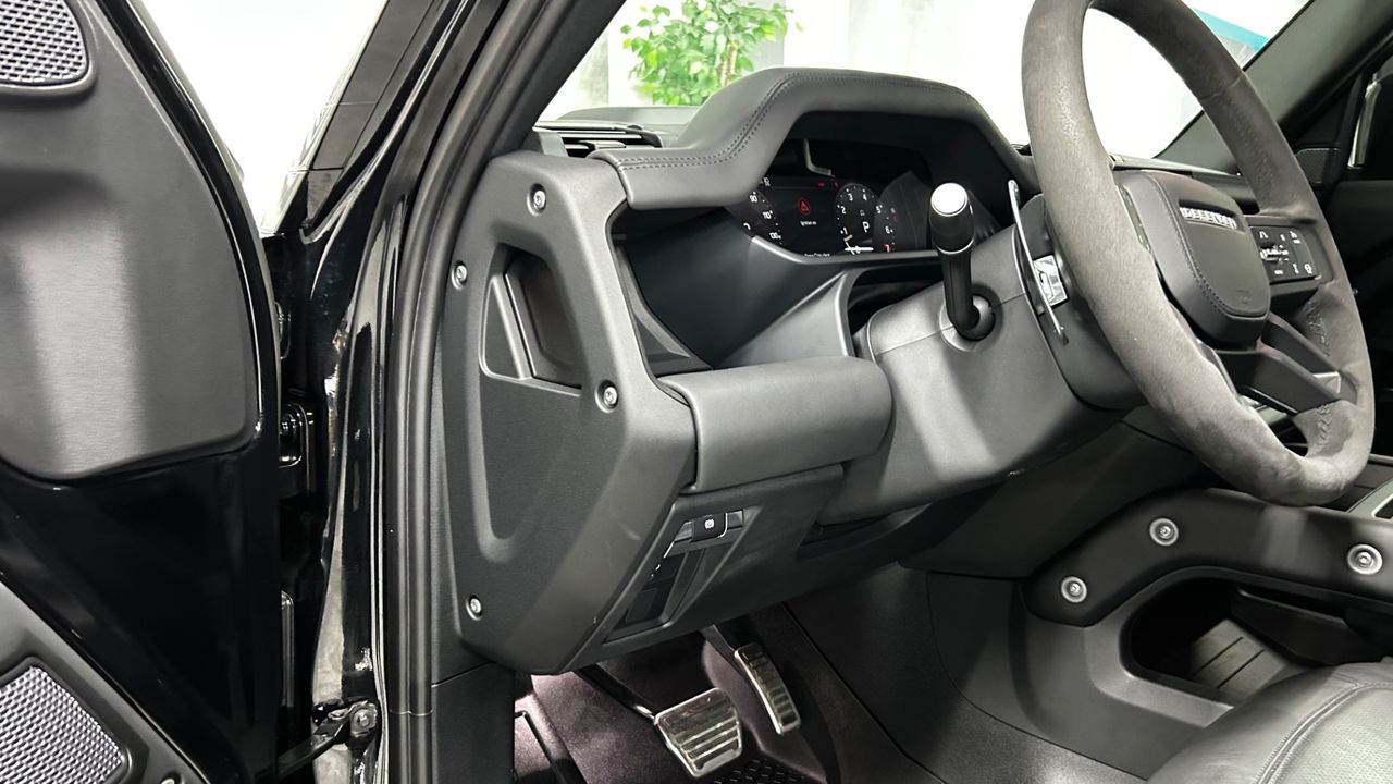 2023 Land Rover Defender