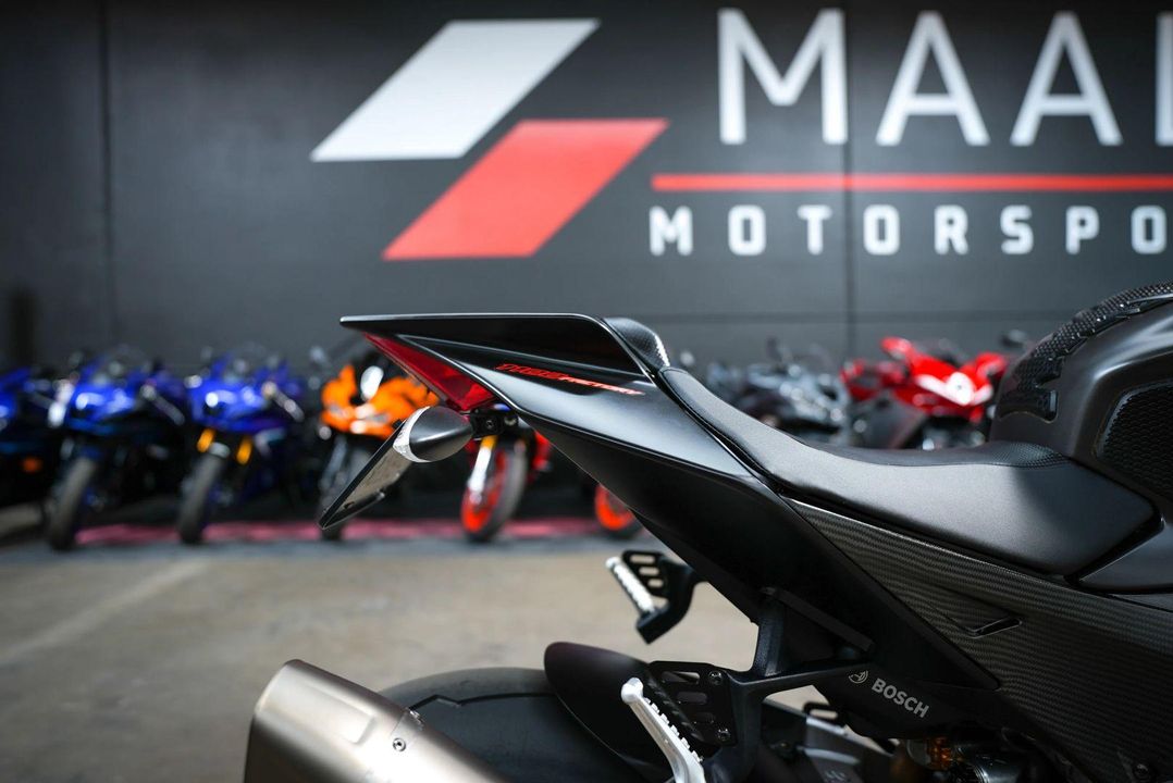 2019 Aprilia RSV4 Factory 1100