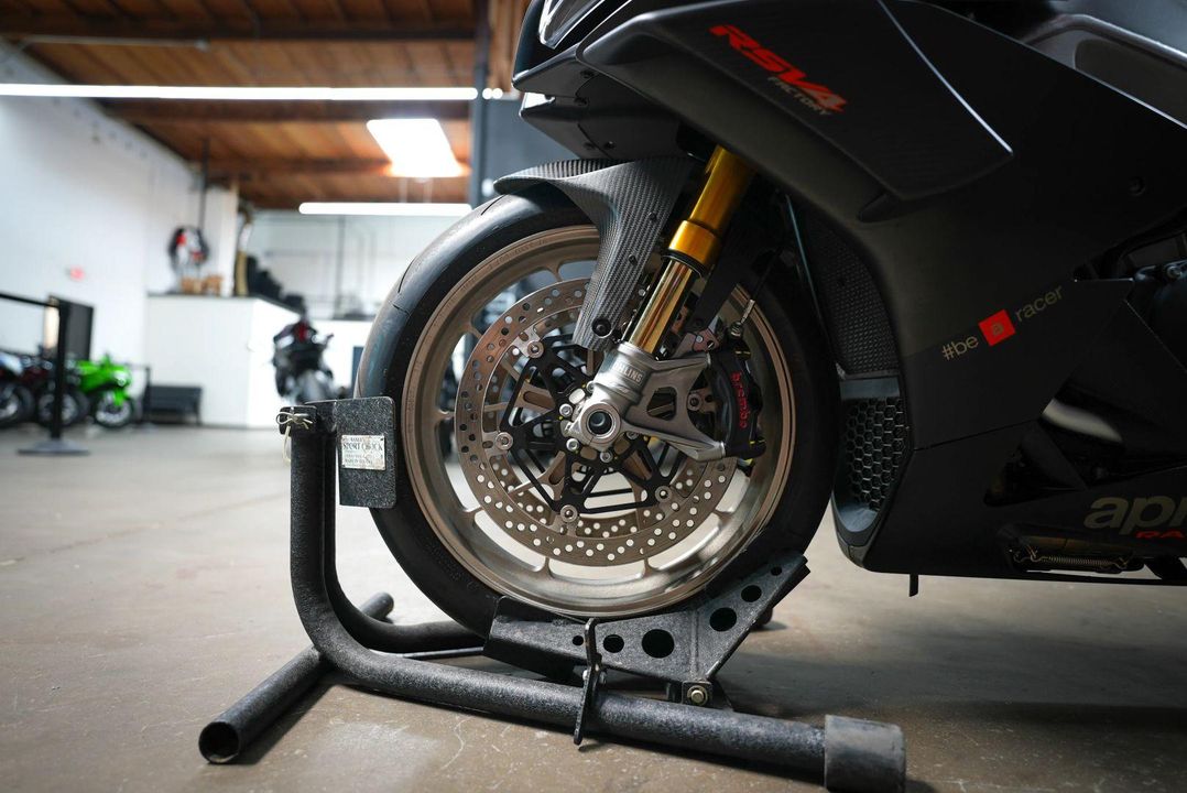 2019 Aprilia RSV4 Factory 1100