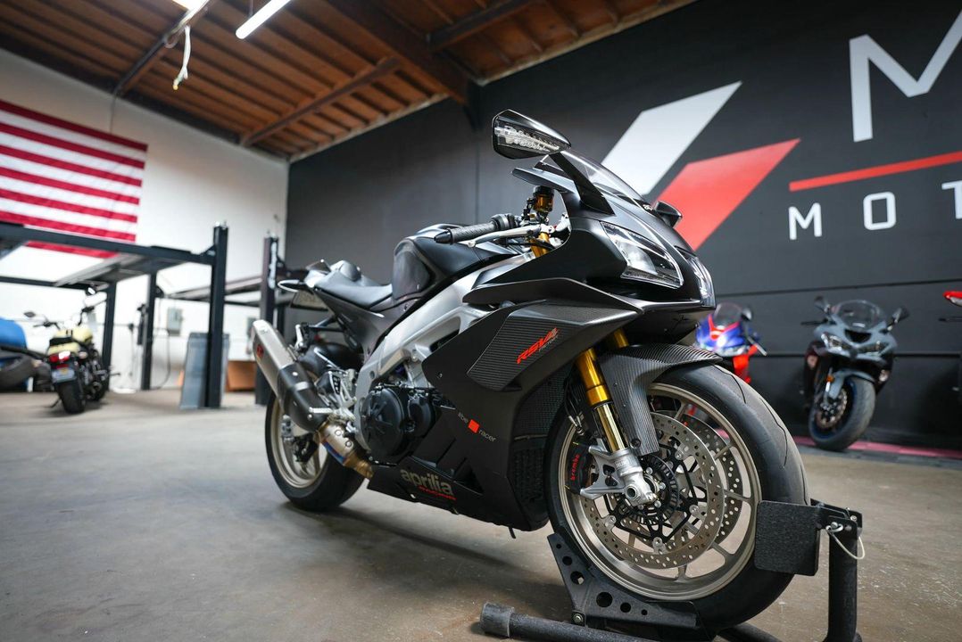 2019 Aprilia RSV4 Factory 1100