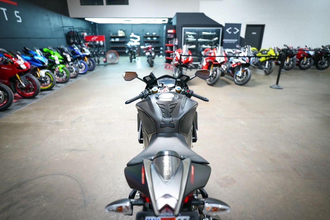 2019 Aprilia RSV4 Factory 1100