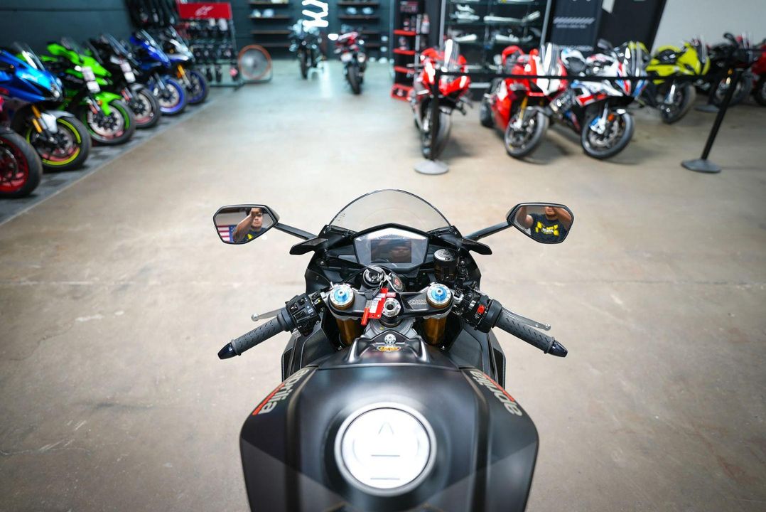 2019 Aprilia RSV4 Factory 1100