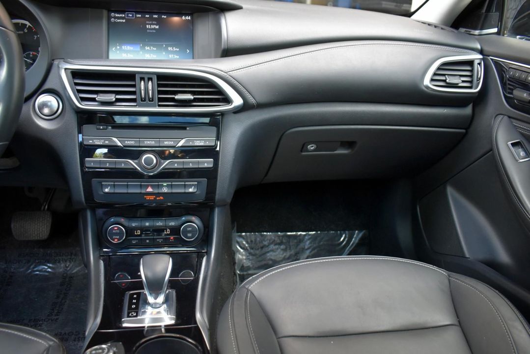 2018 INFINITI QX30
