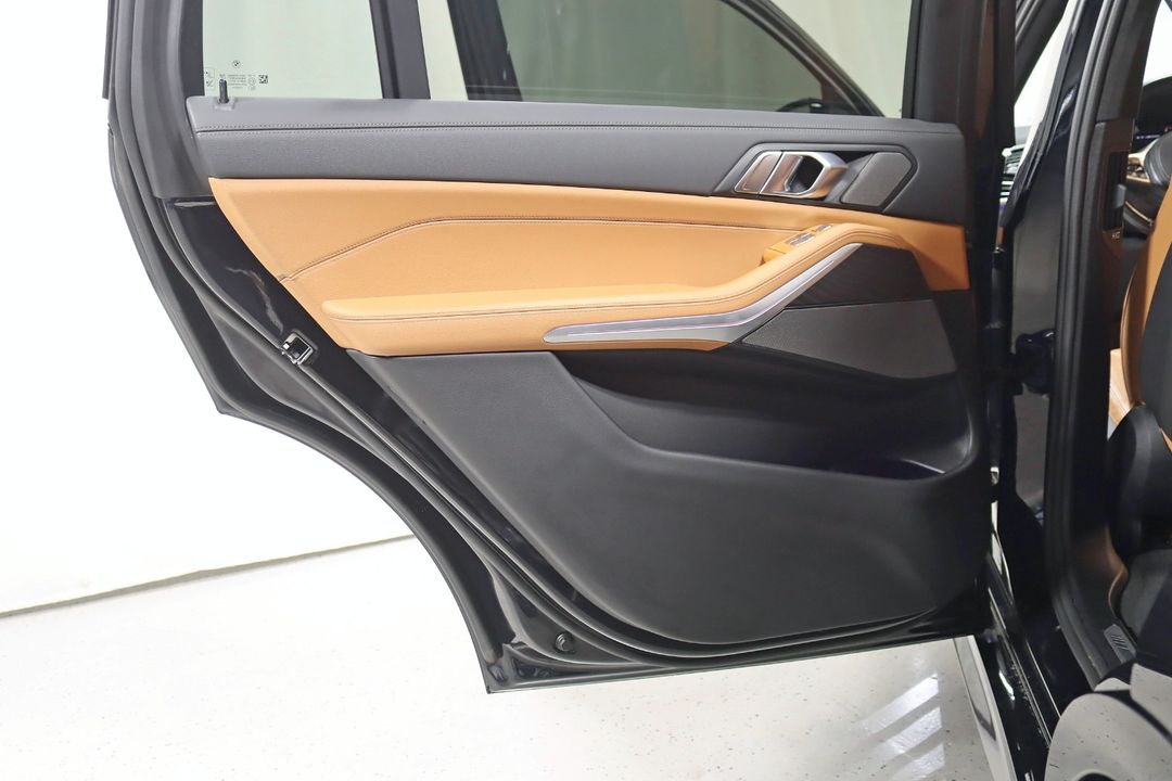 2022 BMW X7
