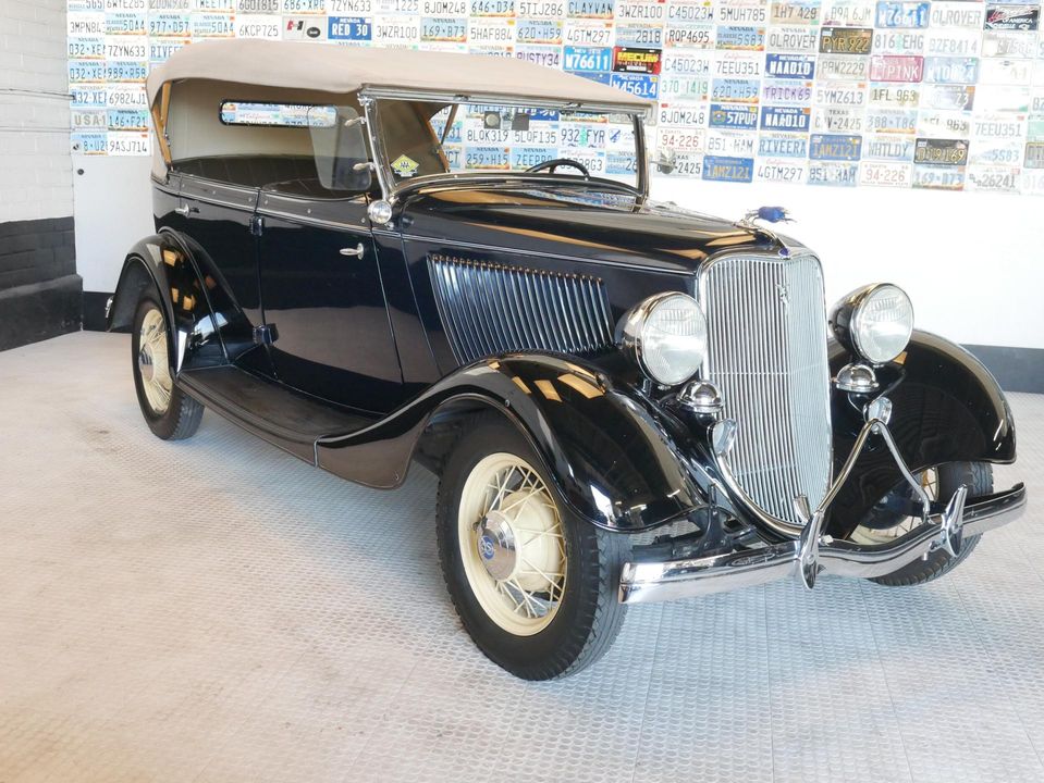 1933 Ford Phaeton