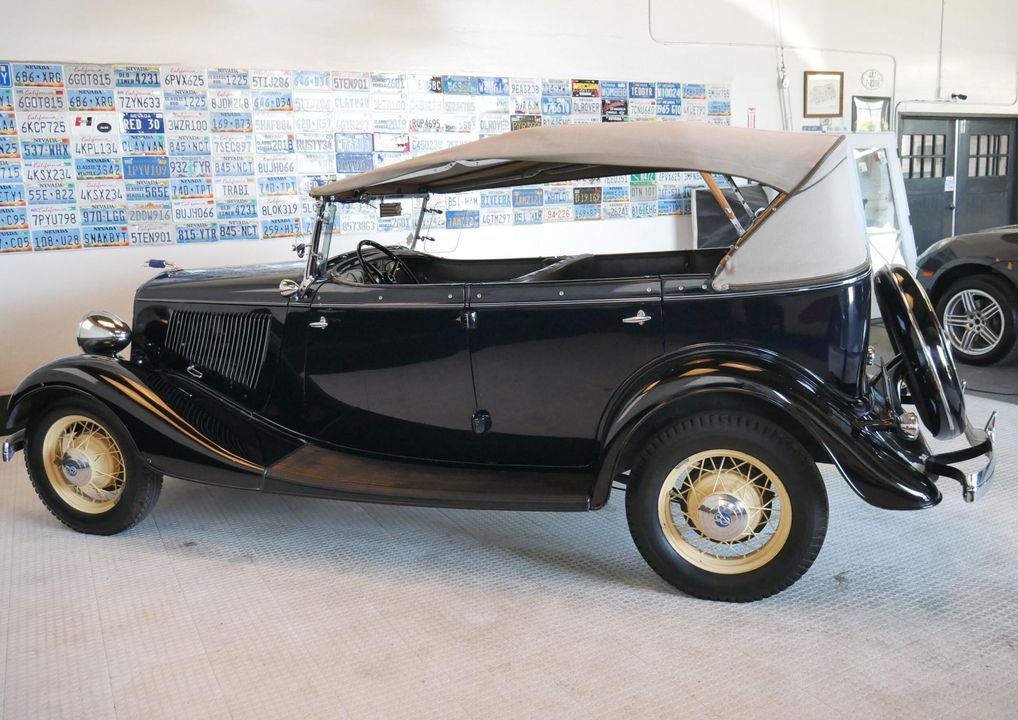 1933 Ford Phaeton