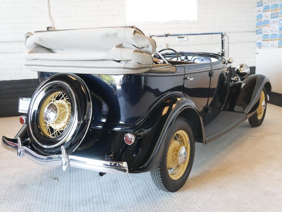 1933 Ford Phaeton