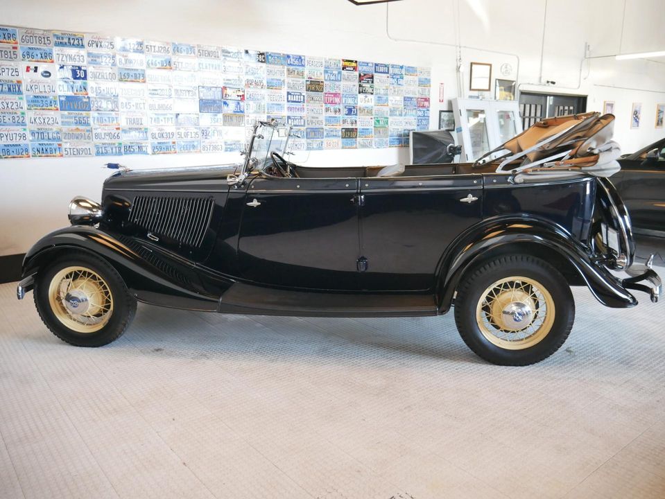 1933 Ford Phaeton