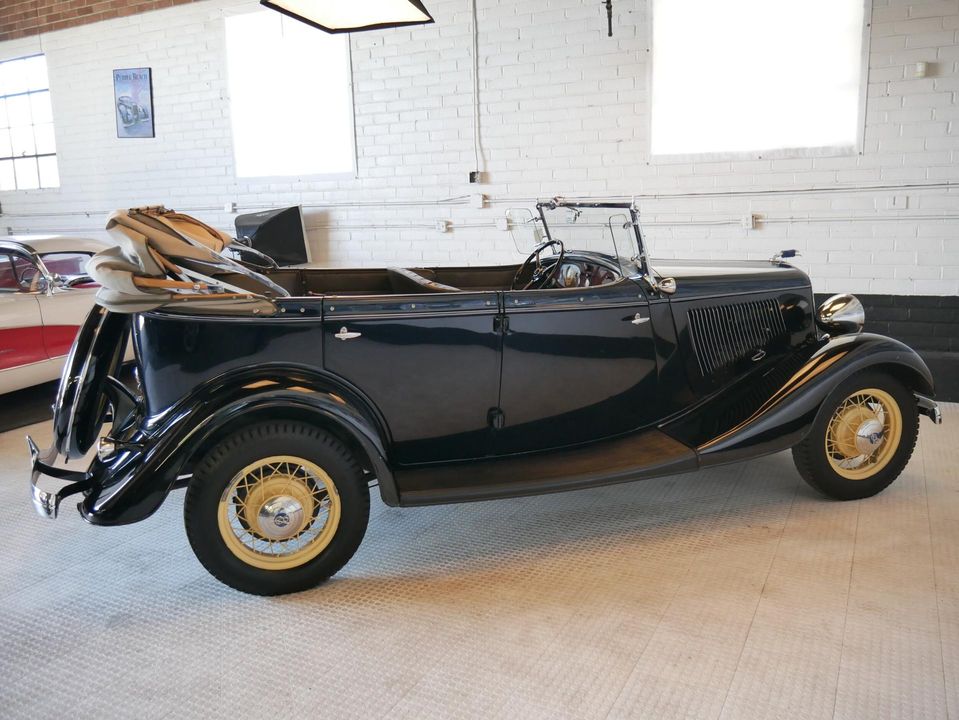 1933 Ford Phaeton