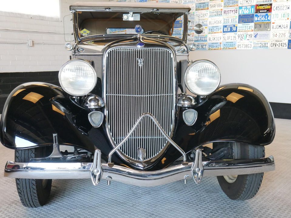 1933 Ford Phaeton
