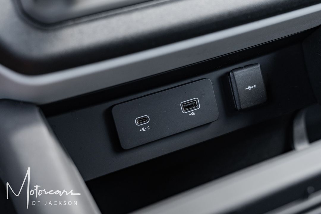 2023 Land Rover Defender