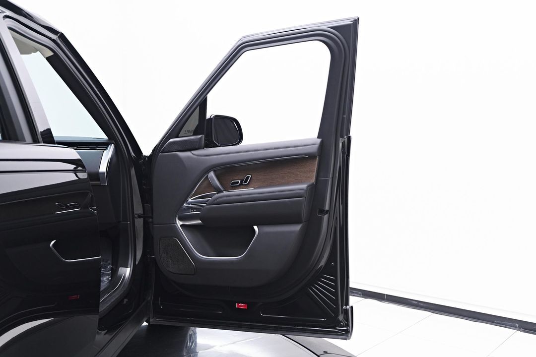 2024 Land Rover Range Rover Plug-In Hybrid