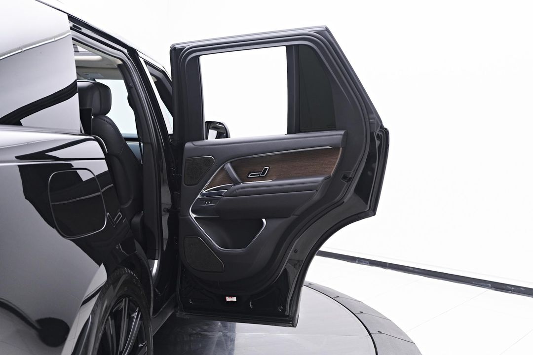 2024 Land Rover Range Rover Plug-In Hybrid