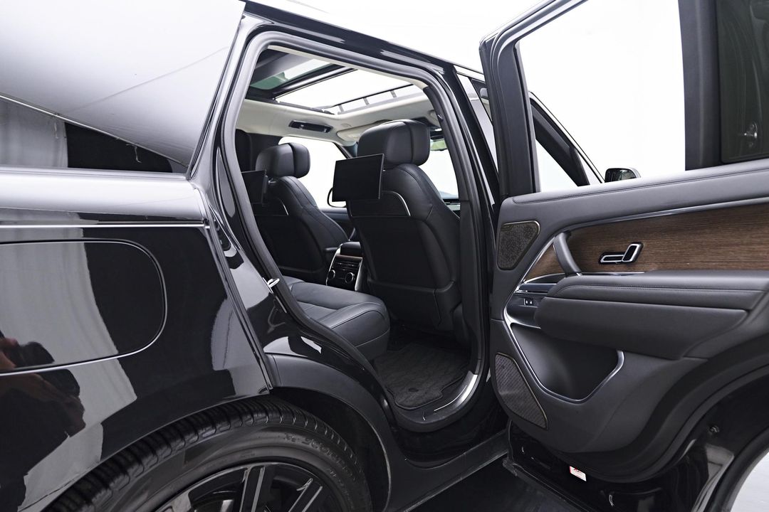 2024 Land Rover Range Rover Plug-In Hybrid