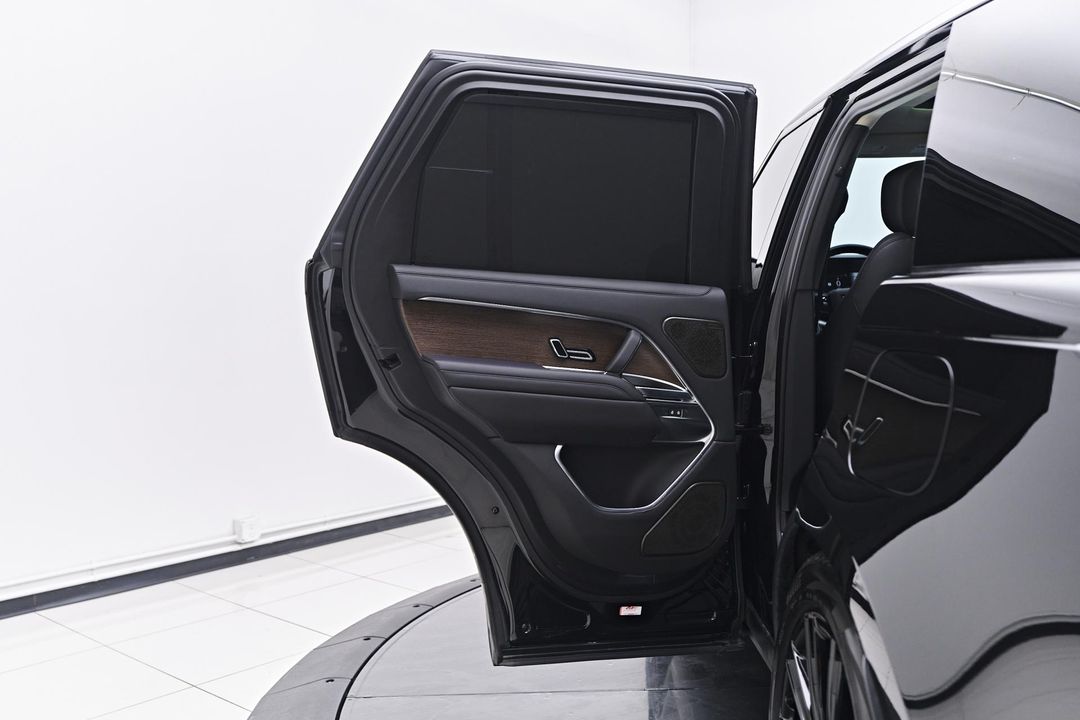 2024 Land Rover Range Rover Plug-In Hybrid