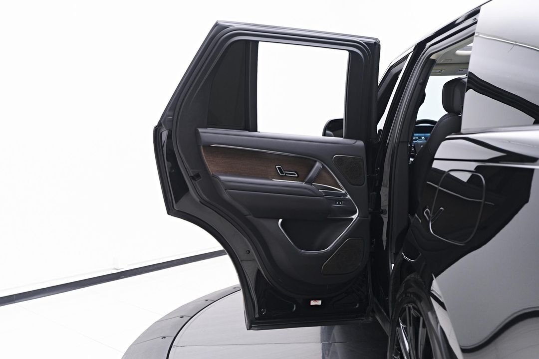 2024 Land Rover Range Rover Plug-In Hybrid