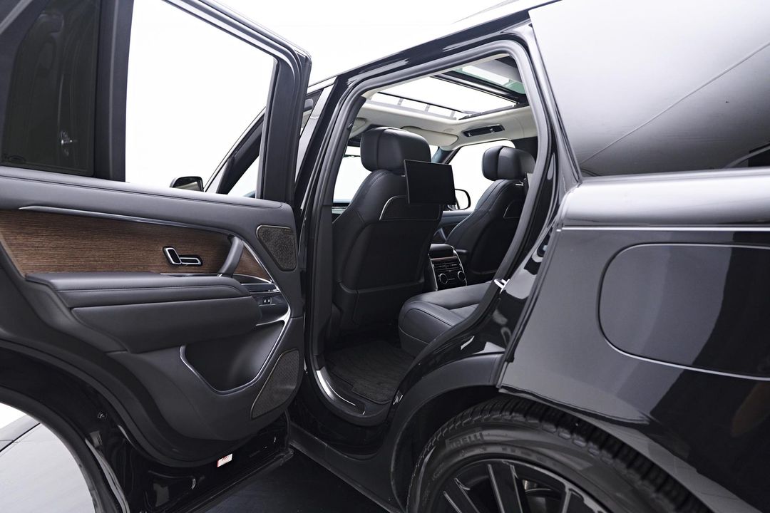 2024 Land Rover Range Rover Plug-In Hybrid