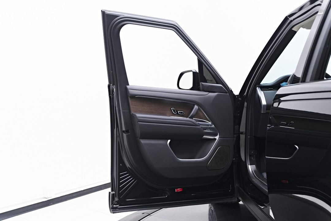 2024 Land Rover Range Rover Plug-In Hybrid