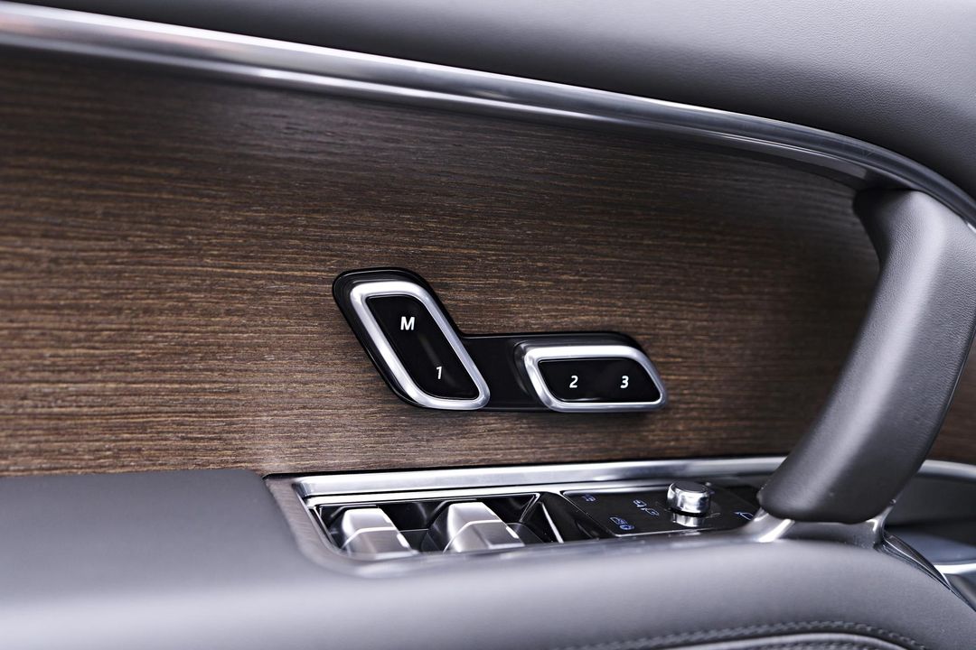 2024 Land Rover Range Rover Plug-In Hybrid