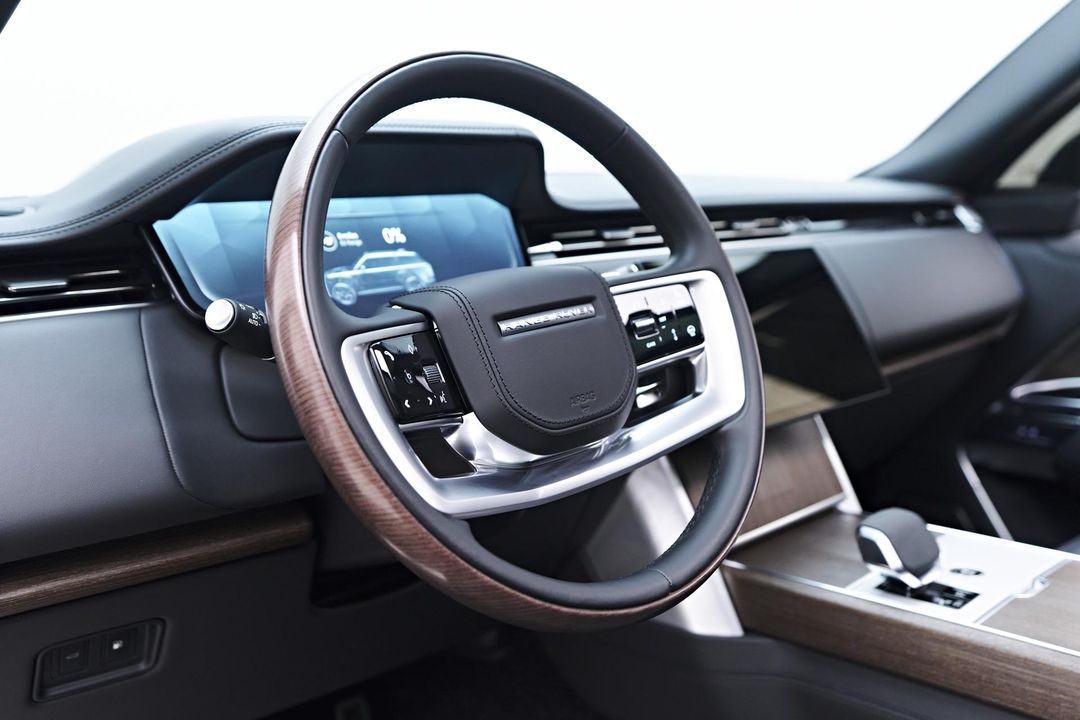 2024 Land Rover Range Rover Plug-In Hybrid
