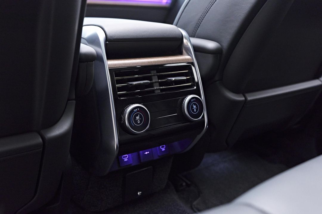 2024 Land Rover Range Rover Plug-In Hybrid