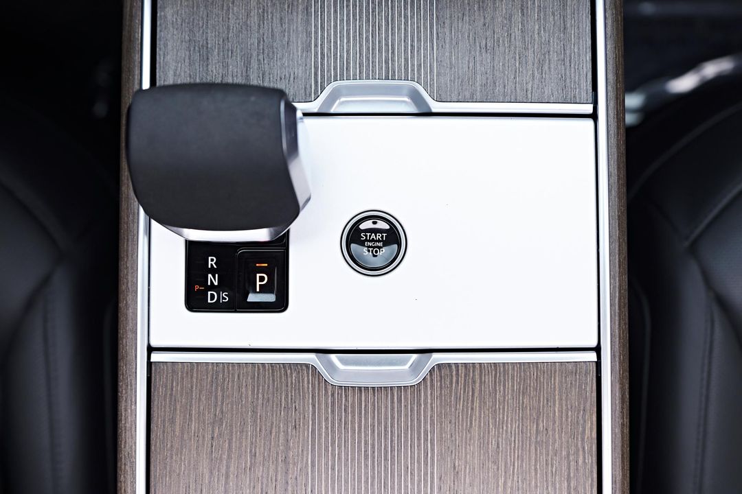 2024 Land Rover Range Rover Plug-In Hybrid