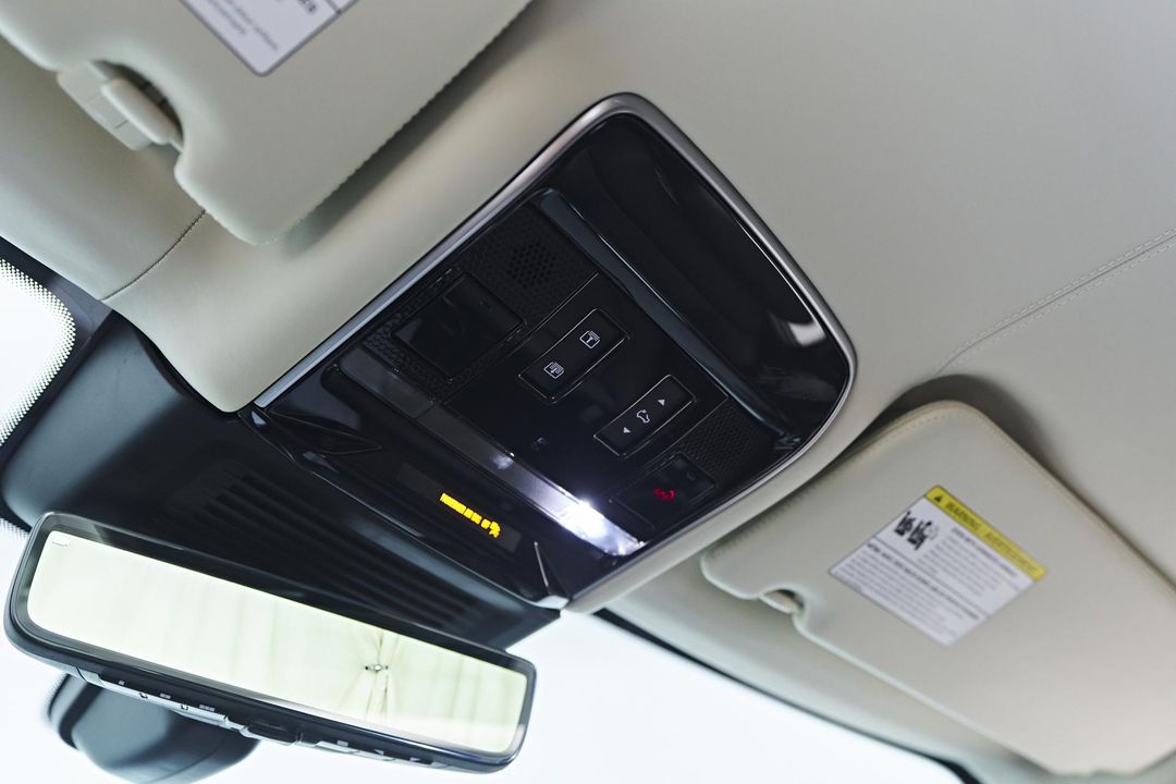 2024 Land Rover Range Rover Plug-In Hybrid