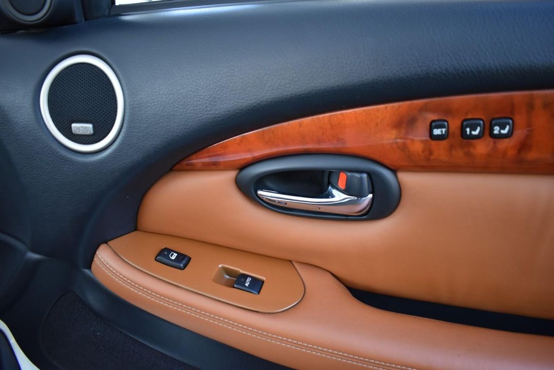 2002 Lexus SC 430 Convertible RWD Mark & Levinson Sound