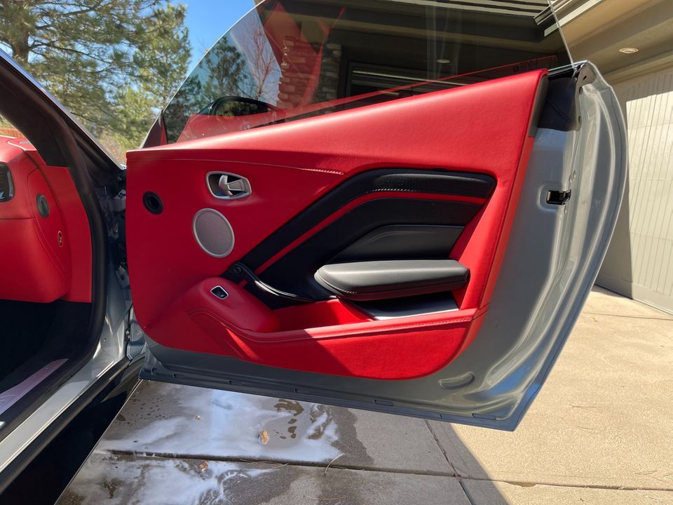 2021 Aston Martin Vantage