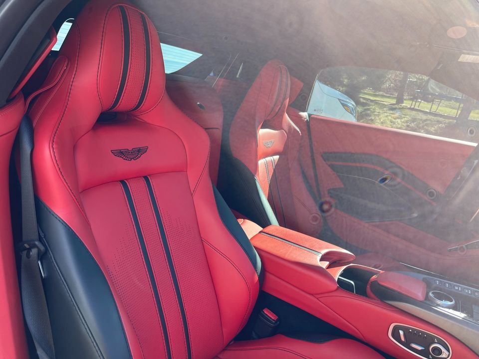 2021 Aston Martin Vantage