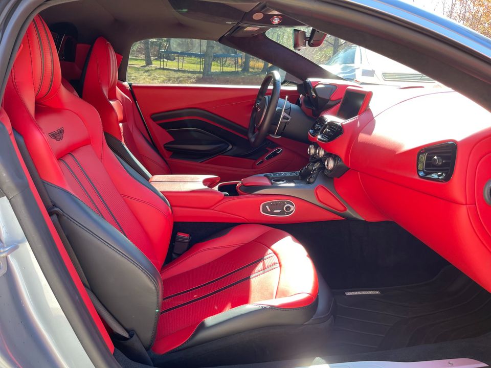 2021 Aston Martin Vantage