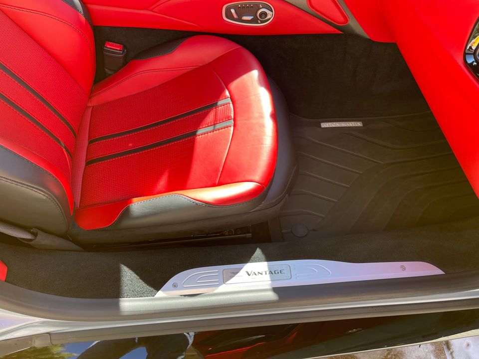 2021 Aston Martin Vantage