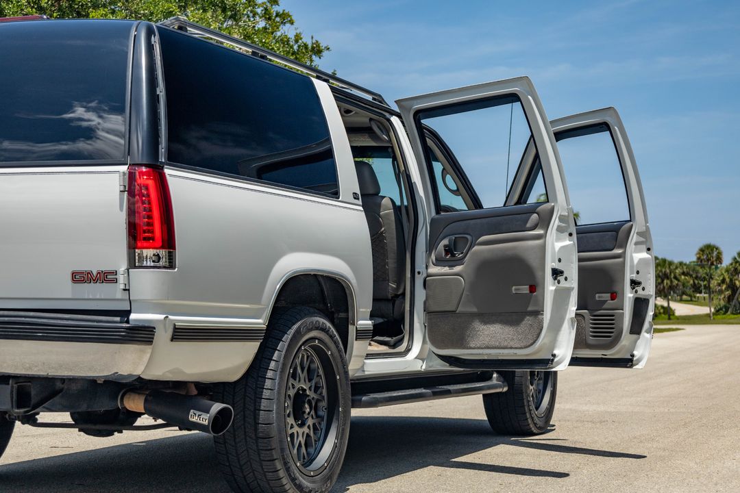 1999 GMC Suburban