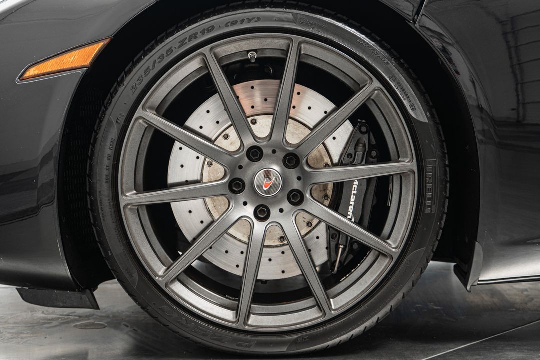2013 McLaren MP4-12C