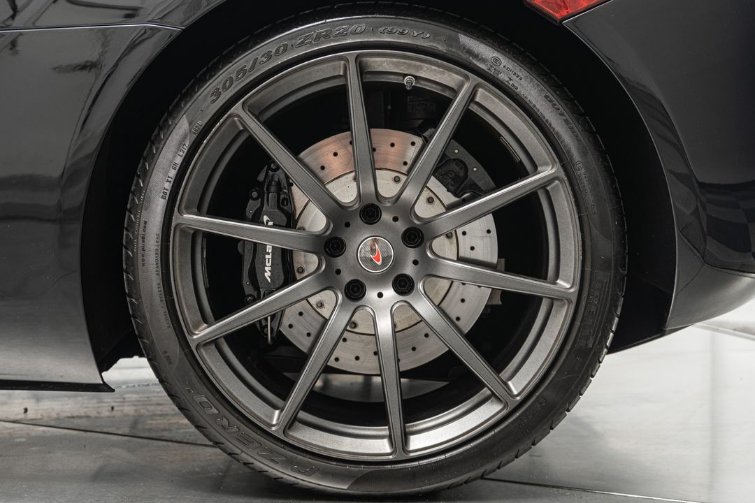 2013 McLaren MP4-12C