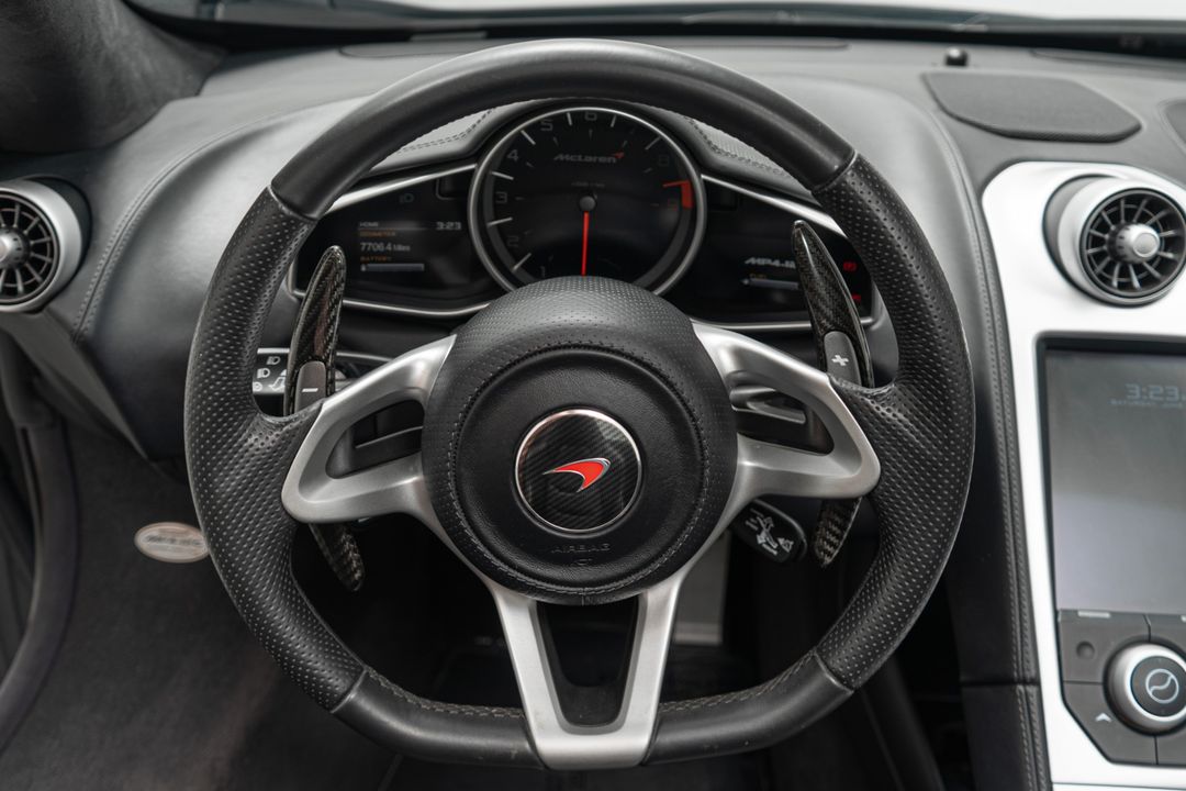 2013 McLaren MP4-12C