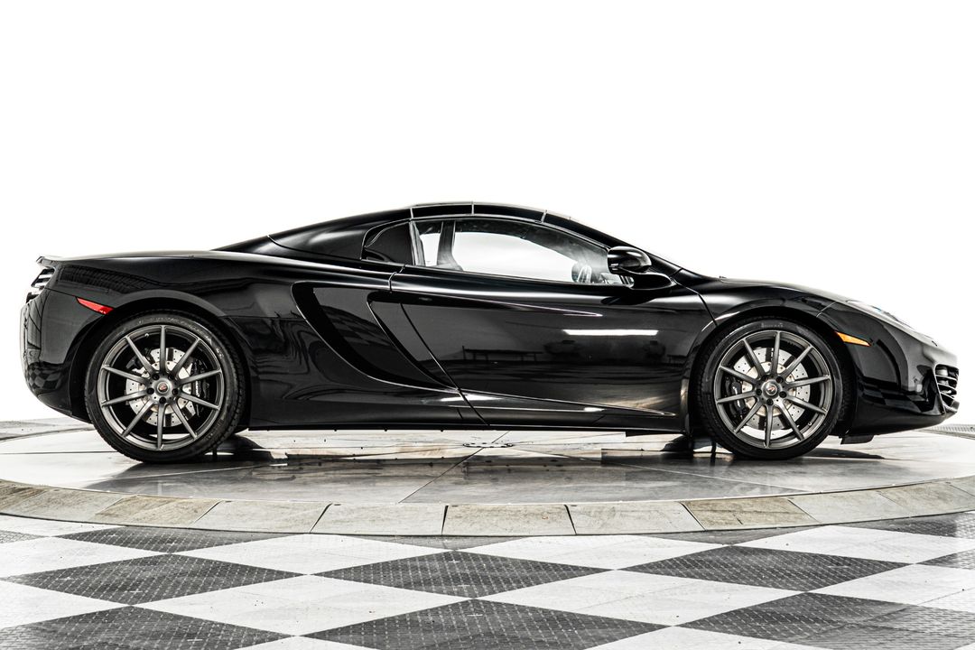 2013 McLaren MP4-12C