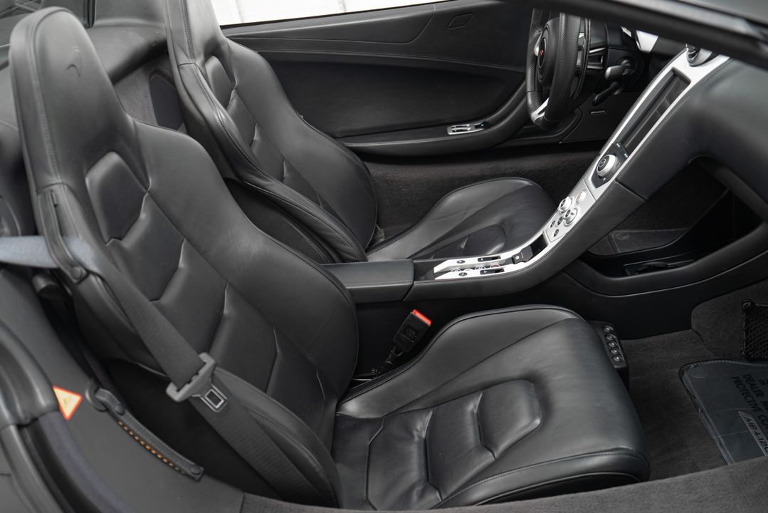 2013 McLaren MP4-12C