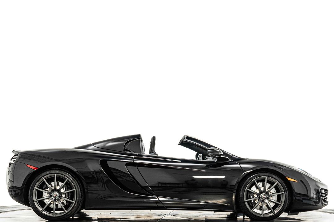 2013 McLaren MP4-12C