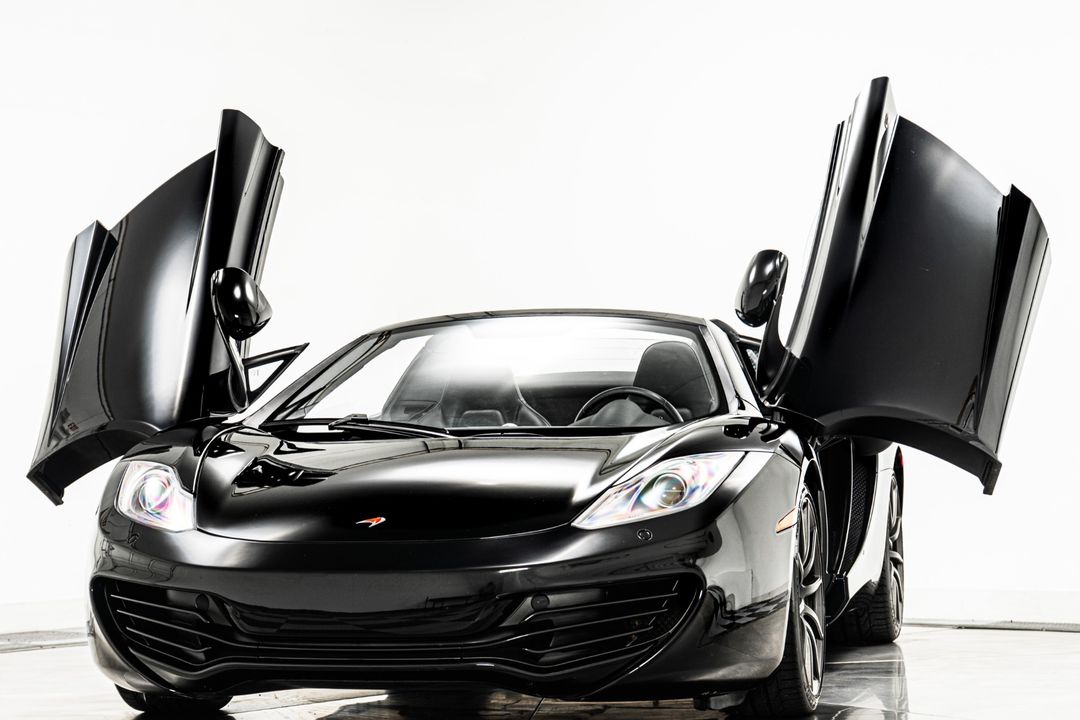 2013 McLaren MP4-12C