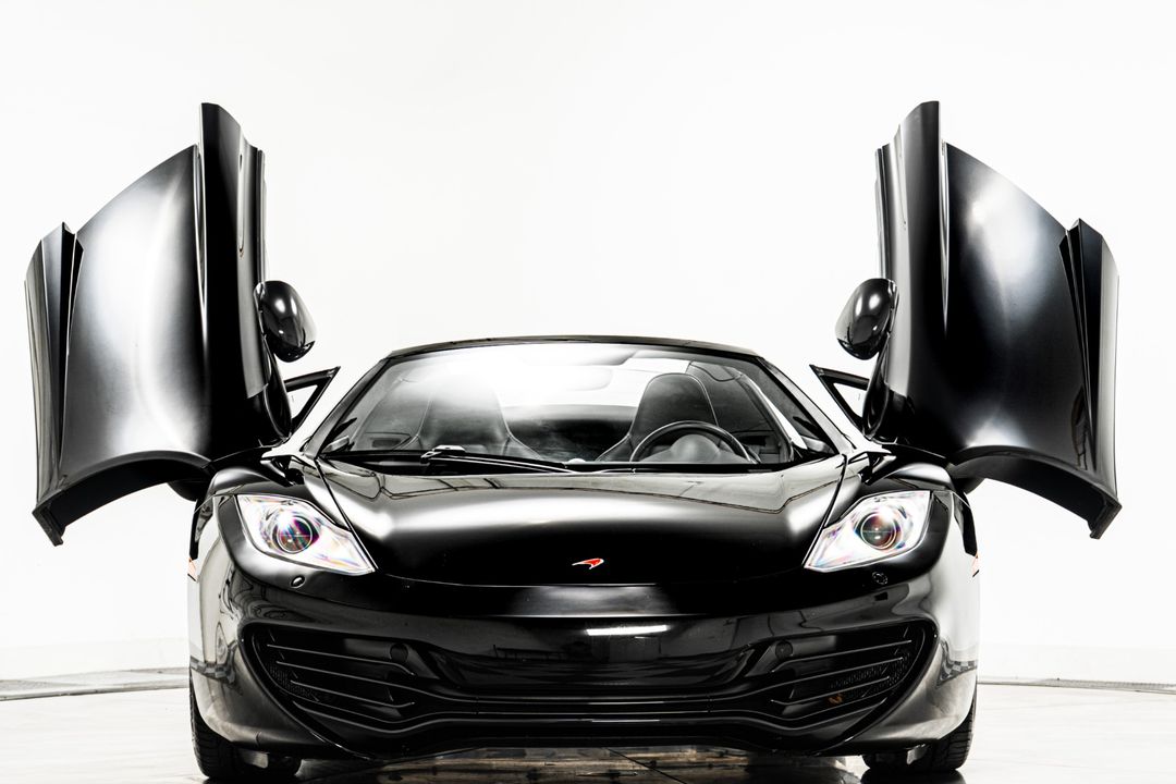 2013 McLaren MP4-12C