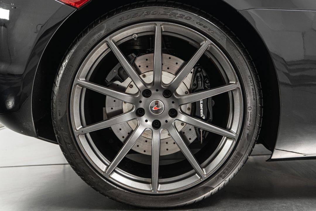 2013 McLaren MP4-12C
