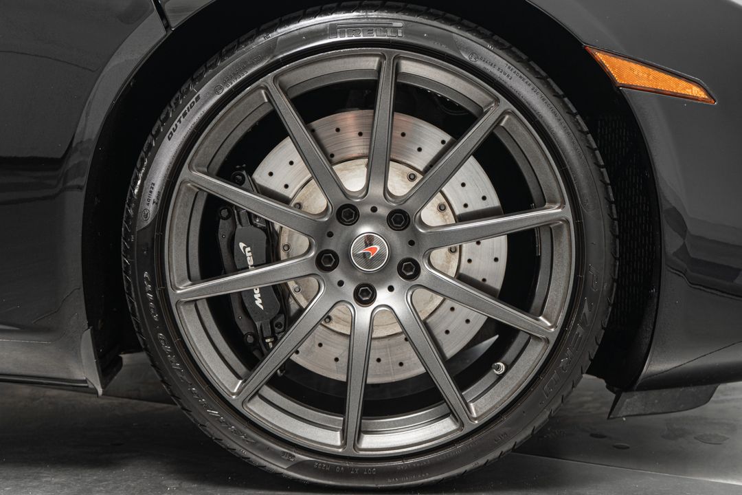 2013 McLaren MP4-12C