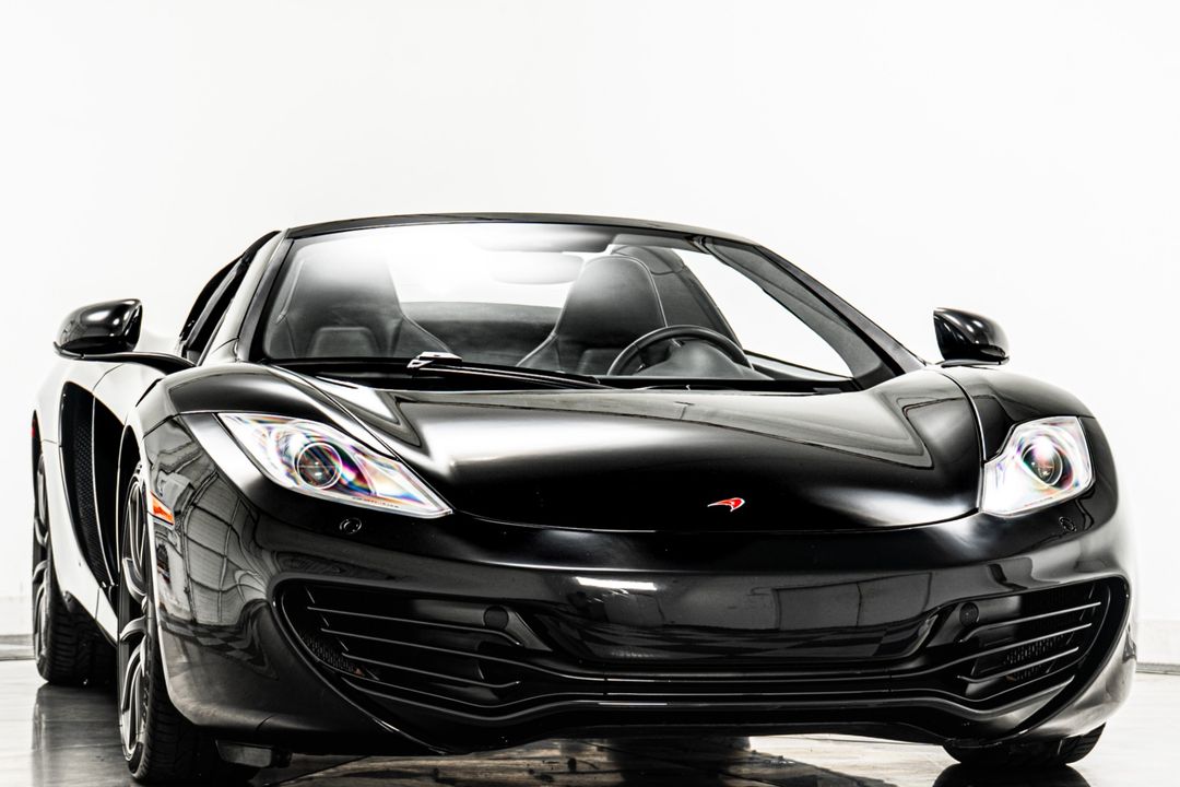 2013 McLaren MP4-12C