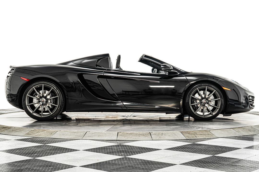 2013 McLaren MP4-12C