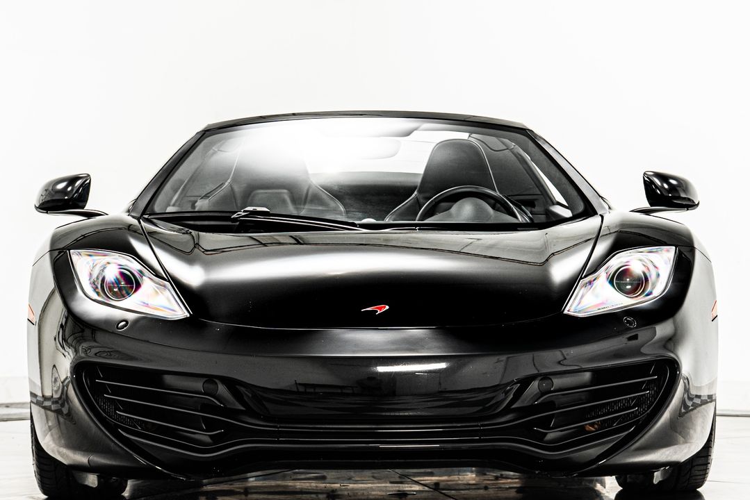 2013 McLaren MP4-12C