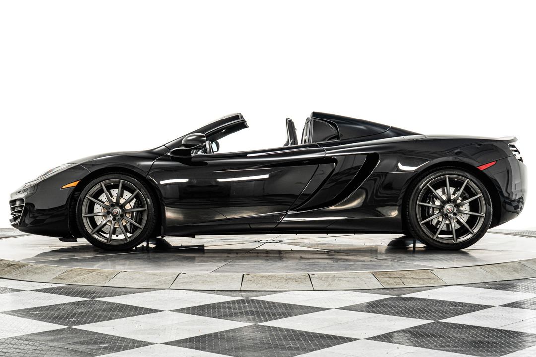 2013 McLaren MP4-12C