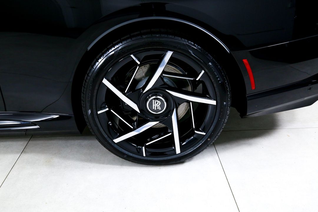 2025 Rolls-Royce Black Badge Spectre