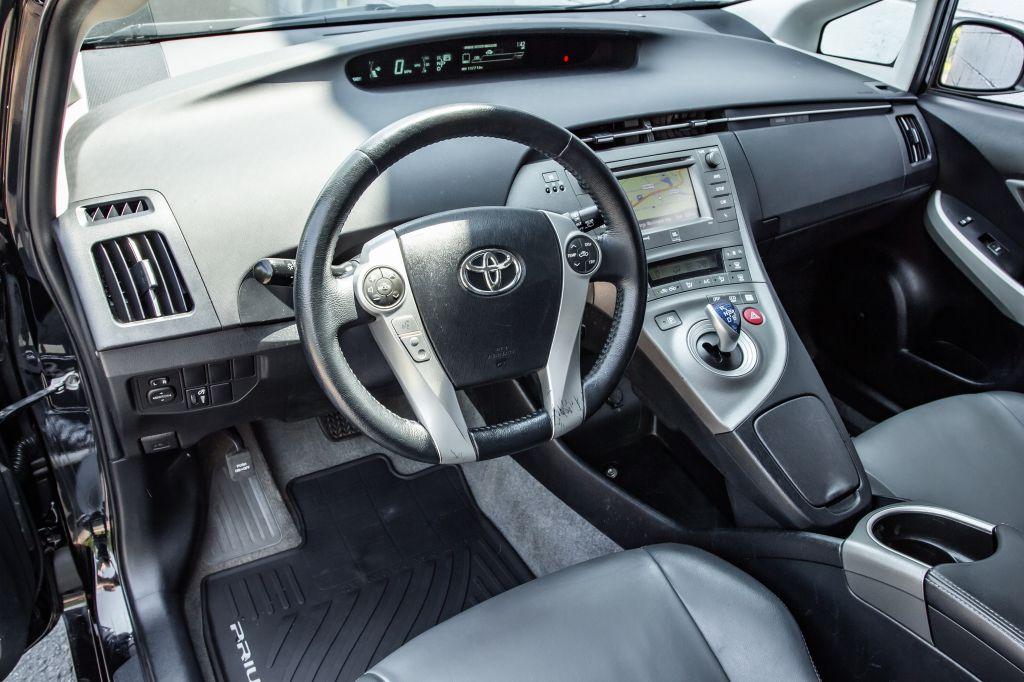2014 Toyota PRIUS IV