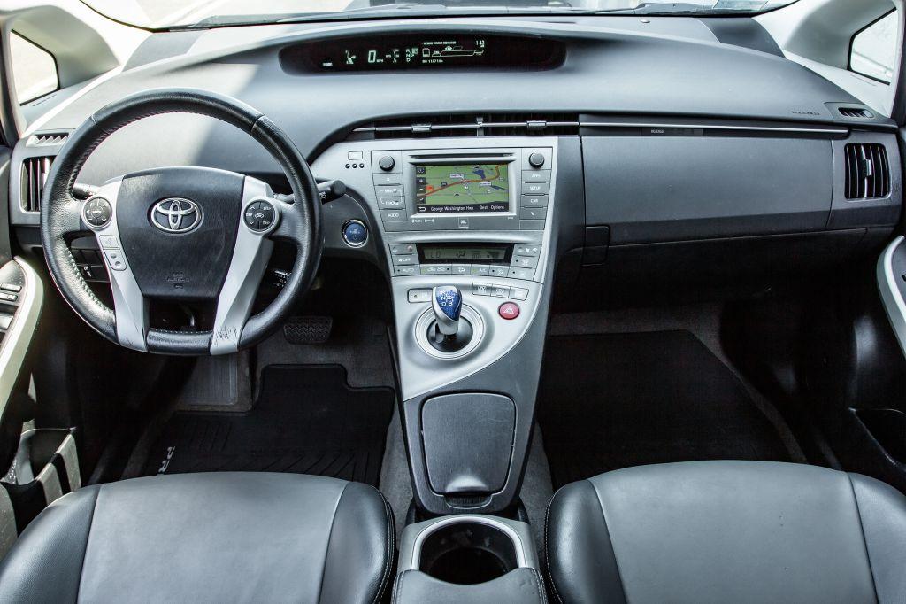 2014 Toyota PRIUS IV
